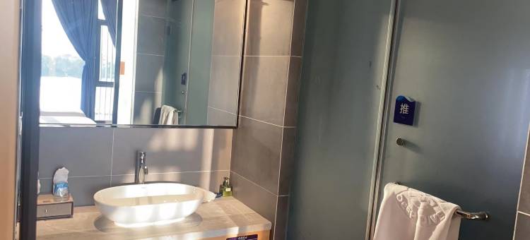 深潜星宿酒店(扬州东高铁站)图片