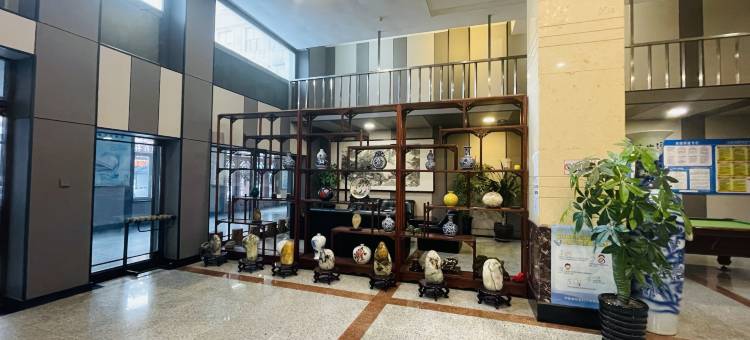 华夏大酒店(通化火车站中心医院店)图片