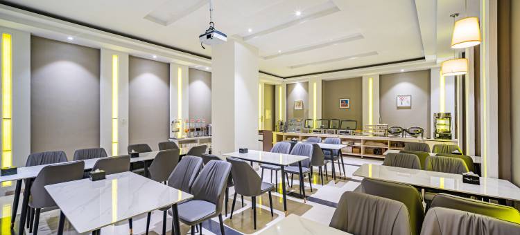 如家睿柏云酒店(喀什人民西路古城景区南门店)图片