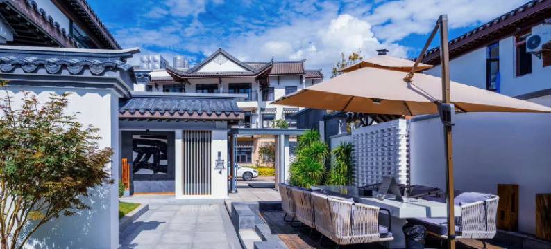 院里院外酒店(楚雄彝人古镇度假区高铁站店)图片