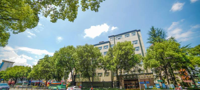 郁金香精品酒店(十堰二堰太和医院店)图片