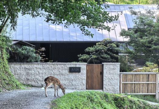 路之青城温泉酒店外景图