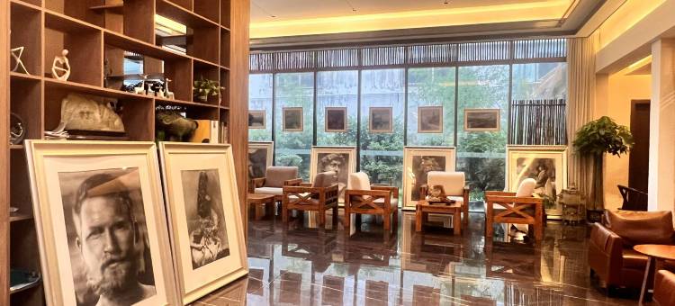 武汉德嘉艺术精品酒店(黄鹤楼粮道街店)图片