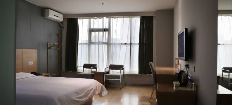 鑫伦酒店(阜阳火车站店)图片