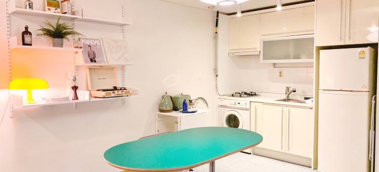 RoHam Haus : 5 min Gangnam Stn | Turntable图片
