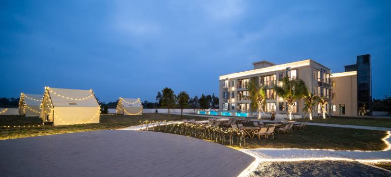 万宁伴山野·宿(神州站店)图片