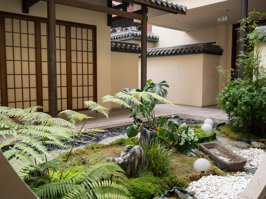 连鳌|Demi-Luxe溪畔丨水街风情智享私汤酒店(东坡水街店)