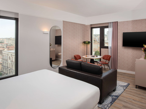 卡塔尼亚中心NH酒店