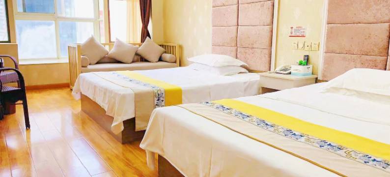 巴中婲主题酒店(万达广场市中医院店)图片