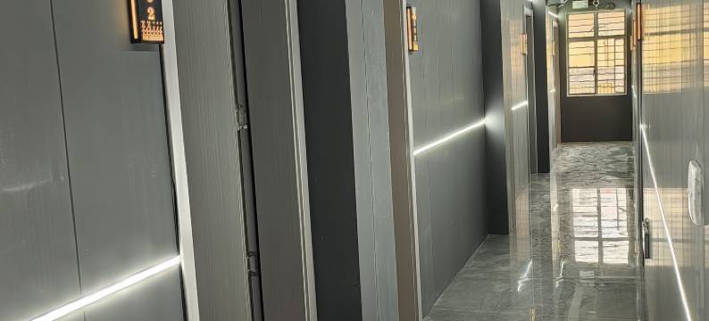 华宁网都电竞酒店图片