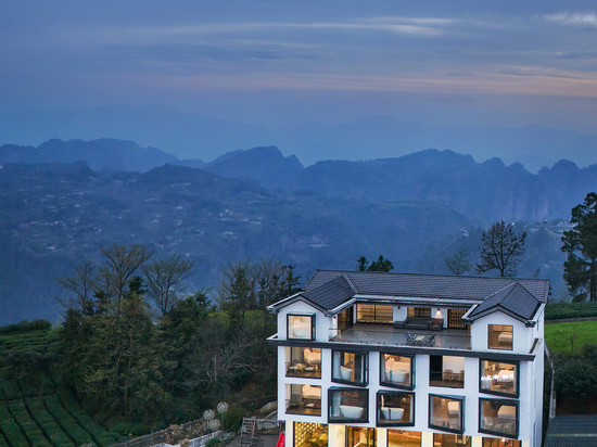 下岩贝东眉悦居·柒月云宿