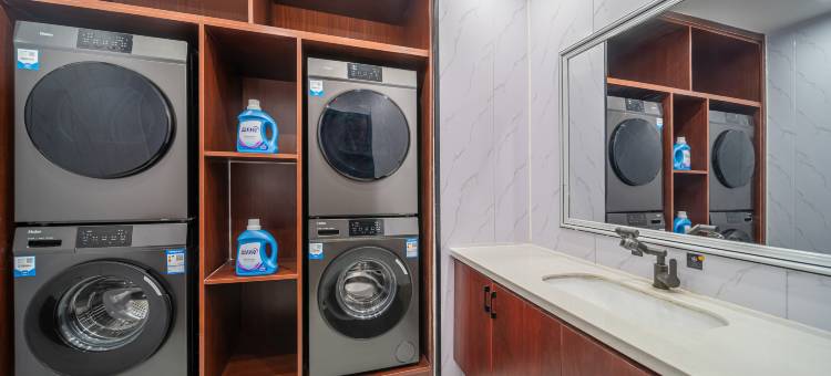 丽呈睿轩酒店(吐鲁番鄯善新城夜市侏罗纪博物馆店)图片