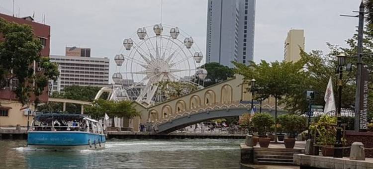 马六甲·河畔漫步·Swing & Pillows(Swing & Pillows @ Malacca River Walk)图片