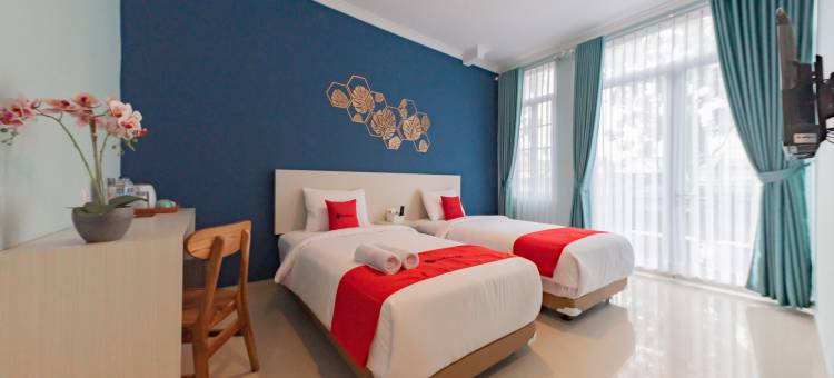 RedDoorz Plus near Surapati Core图片