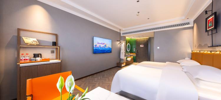 敦煌滨河国际大酒店(沙洲夜市店)图片