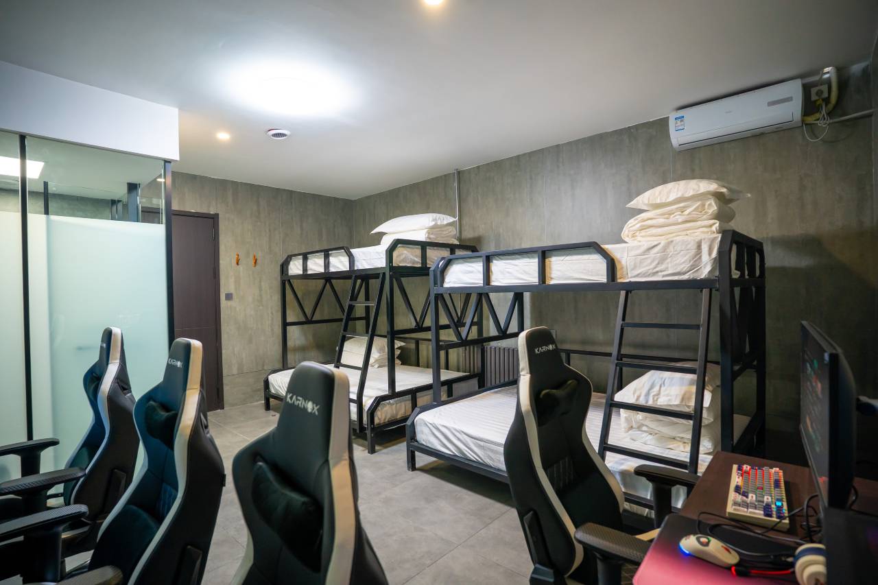 大世界网吧民宿