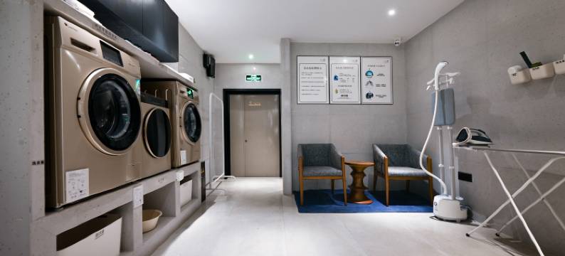 优范Plus·江景酒店(医科大一附院南湖公园店)图片