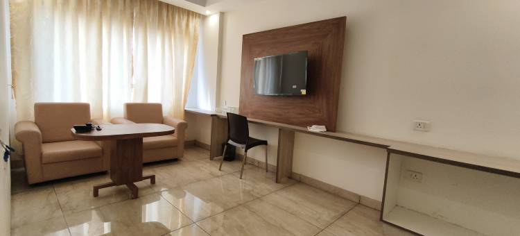 斯里市的Monarch Express(Monarch Express, Sri City)图片