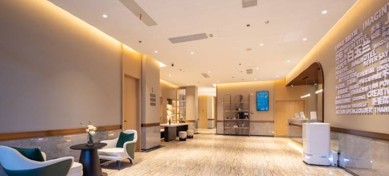 白玉兰酒店(沈阳于洪广场地铁站店)图片