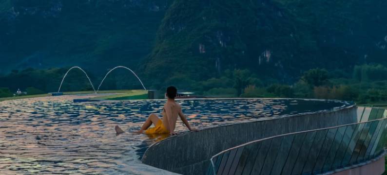 阳朔发呆悬空温泉轻奢极景酒店(十里画廊遇龙河店)图片