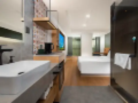 高級大床房（手機投屏+乾濕分離·助眠床品）