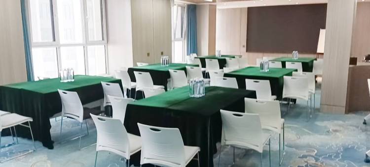 大富鲨·商娱电竞酒店(济南西站东广场店)图片