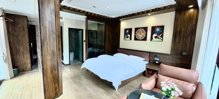 马尔康罗布林卡酒店图片