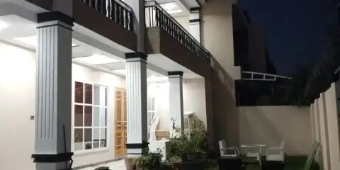 奧萊華人酒店