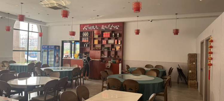 台鹰国际大酒店(东兴市高铁站二桥口岸店)图片