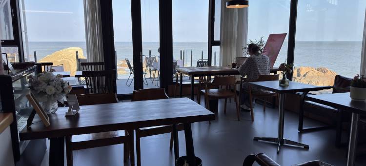青岛海卷卷海景民宿图片