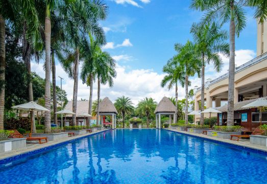 万宁兴隆华美达温泉度假酒店外景图