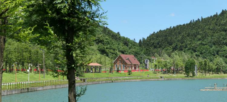 丰都南天湖景区湖边大院民宿图片