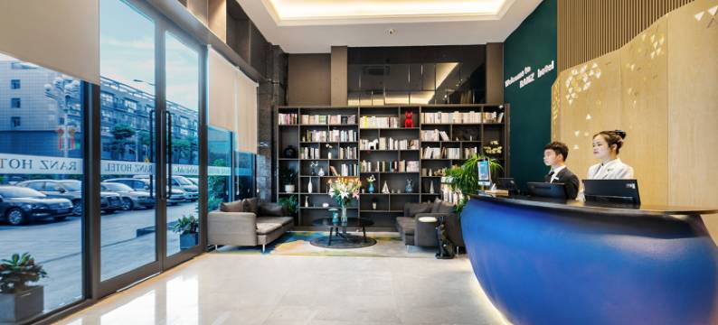 云雅酒店(深圳大浪商业中心元芬地铁站店)图片