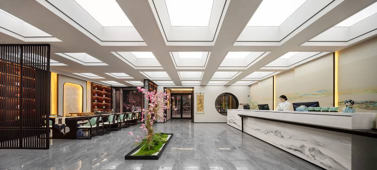 陌上轻居酒店(濮阳中心广场人民路店)图片