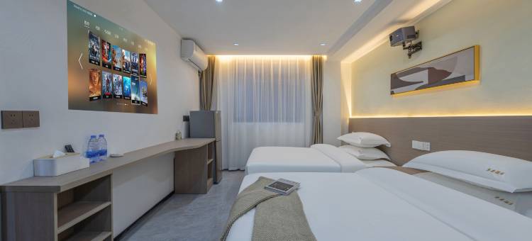 华安轻奢影音式公寓(宁波老外滩店)图片