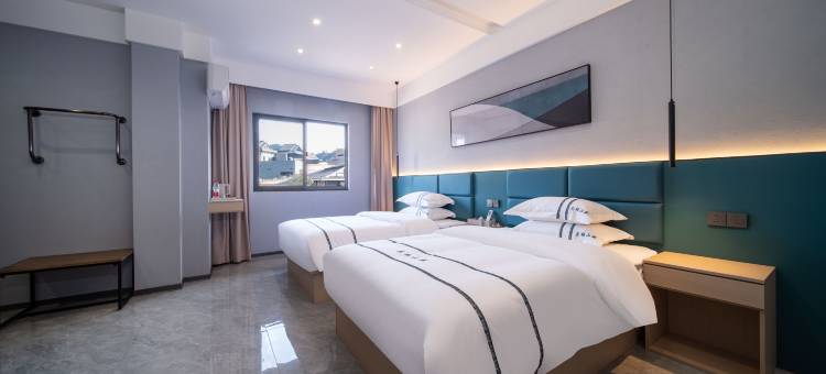 西江千户苗寨良栖山苑度假酒店(西门游客服务中心店)图片