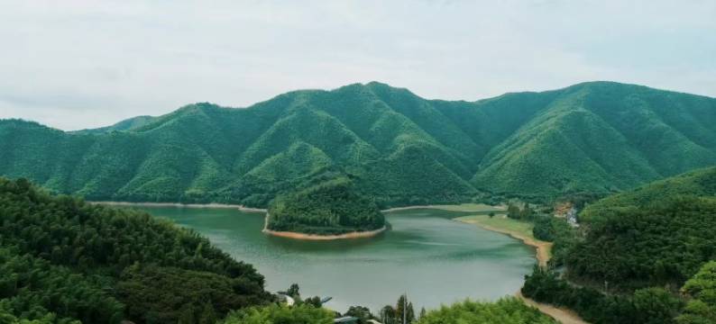 安吉乐逸·乡野溯溪垂钓·星空泳池度假民宿(龙王山漂流店)图片