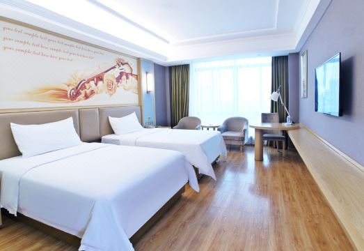Vienna Hotel (Luchuan High-speed Railway Station) Hotel Overview