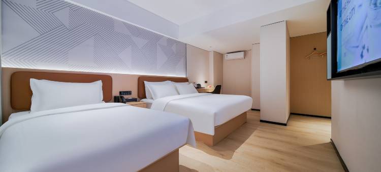 柏曼酒店(烟台南大街万达广场店)图片