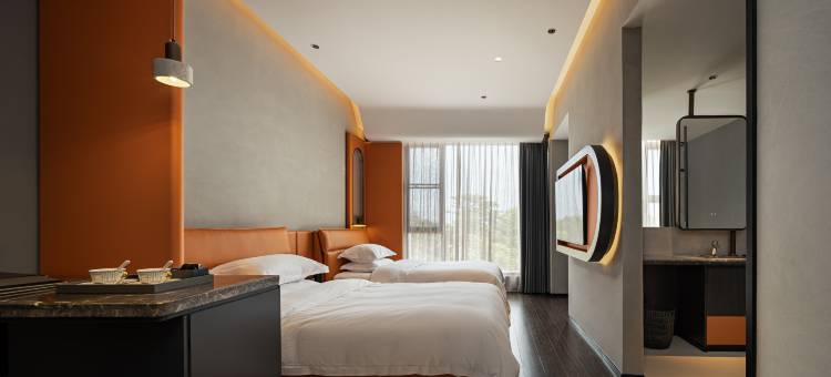 北海银滩拂沙酒店(潮雕广场店)图片