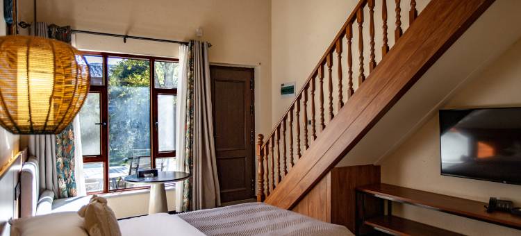 那拉提柏睿林隐酒店图片