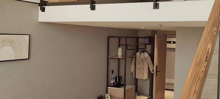 云朵loft酒店(红谷滩珠江路地铁站店)图片