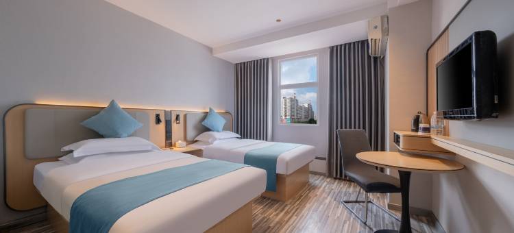 优程八桂酒店(南宁朝阳广场地铁站三街两巷店)图片