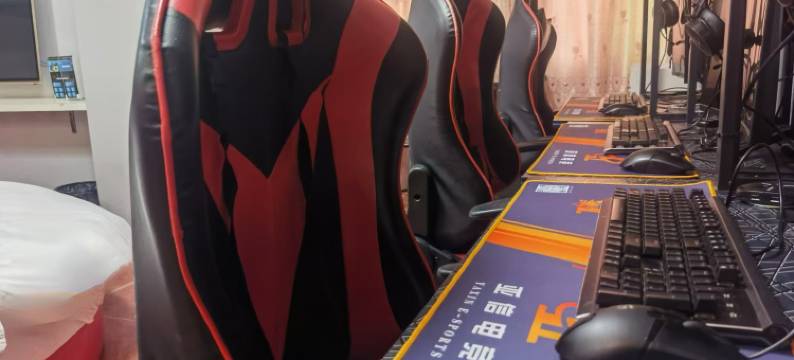 本色电竞酒店(长沙电力职院店)图片