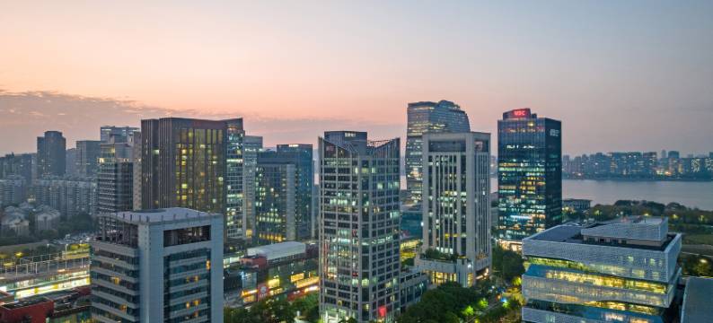 木方程创意酒店(滨江星光大道店)图片