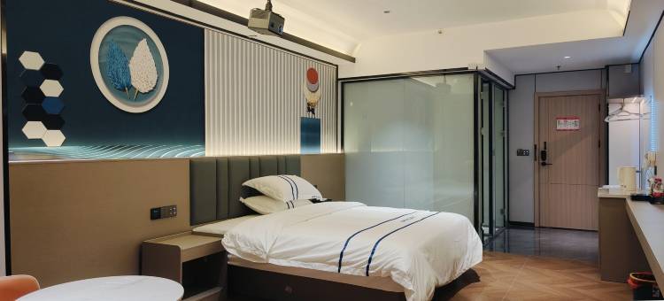 临高临城镇柏程智享酒店(城市购物公园店)图片