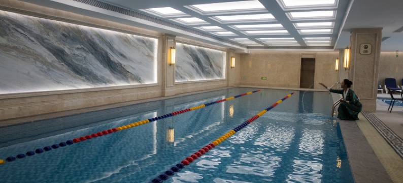 山南泽当饭店图片