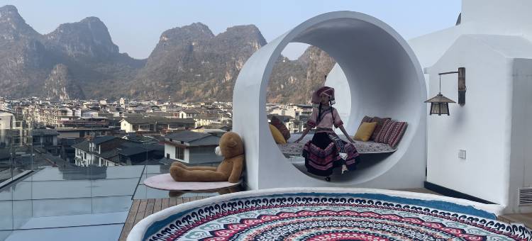 阳朔山与城度假酒店(千古情西街店)图片