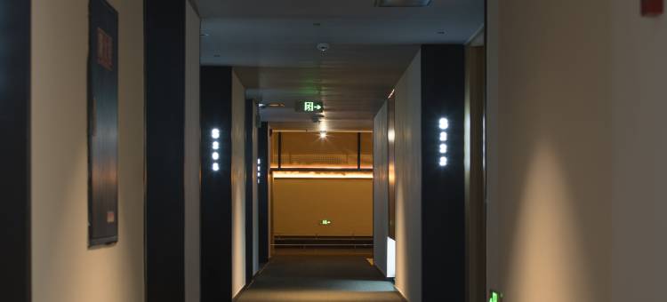 SFEEL设计师酒店(都江堰景区南桥店)图片