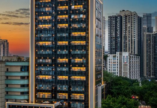 重庆解放碑豪生HOWARD JOHNSON Life酒店外景图